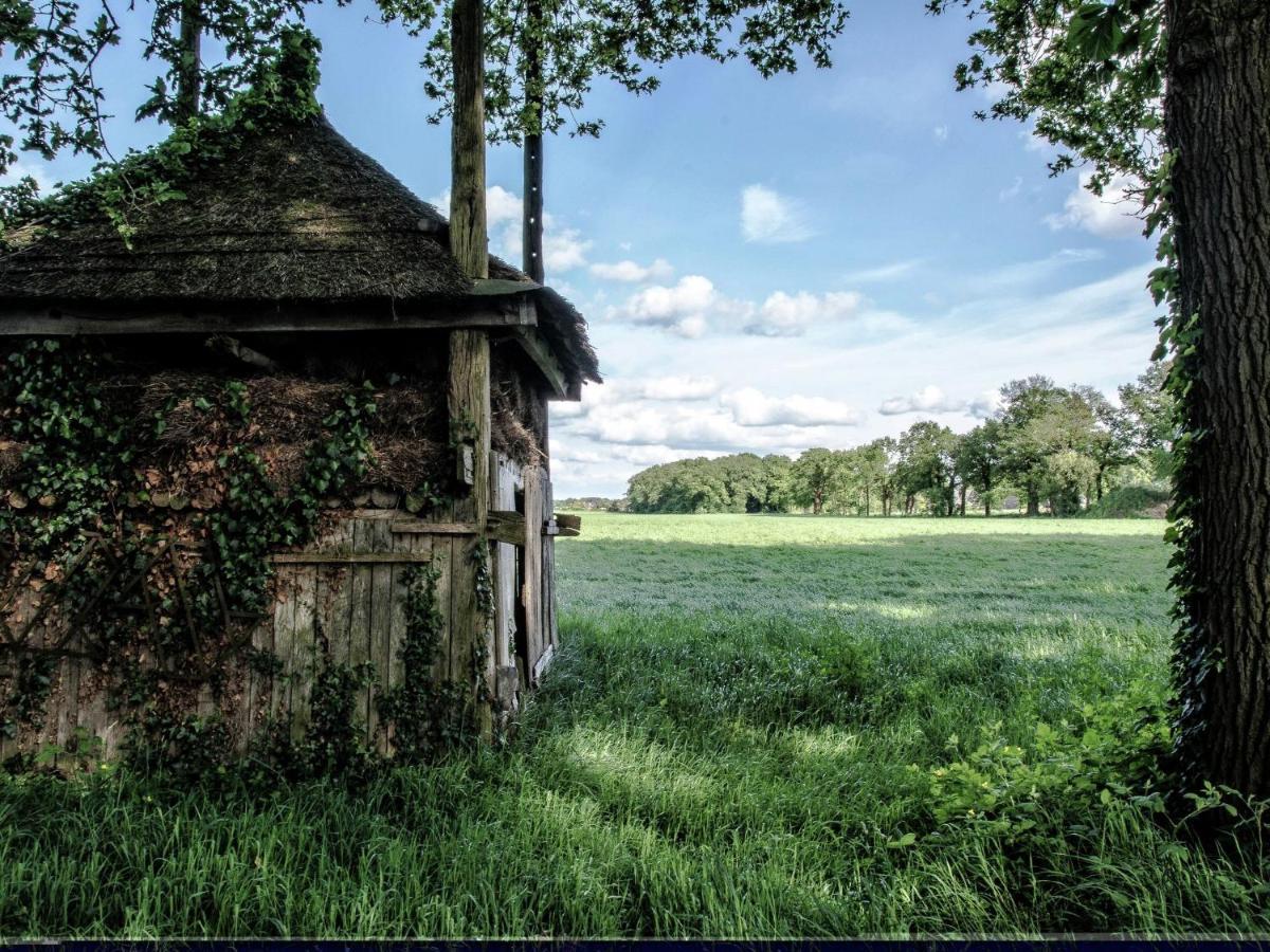 Staying In A Thatched Barn With Box Bed Beautiful View Region Achterhoek Geesteren  Екстер'єр фото